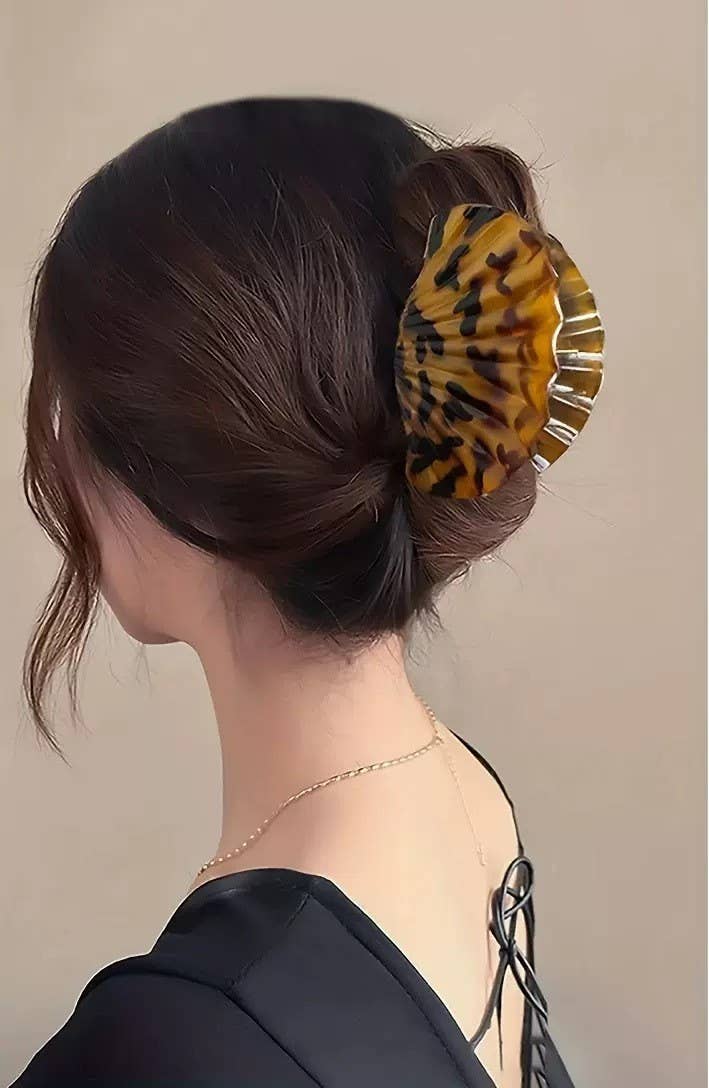Coastal Shell Hair Claw Clip